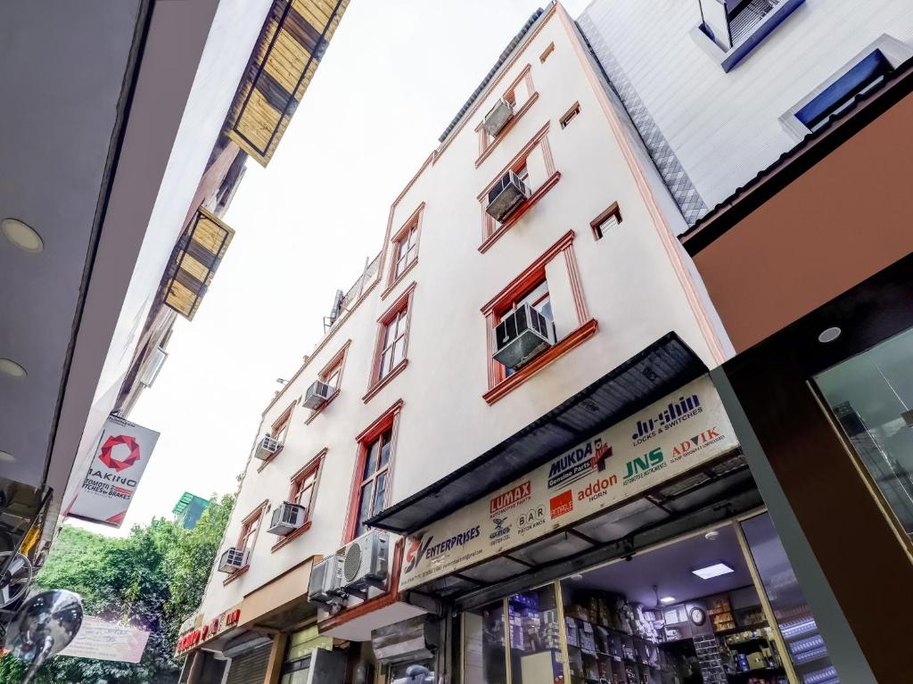 Grand Park Inn Hotel Escorts New Delhi